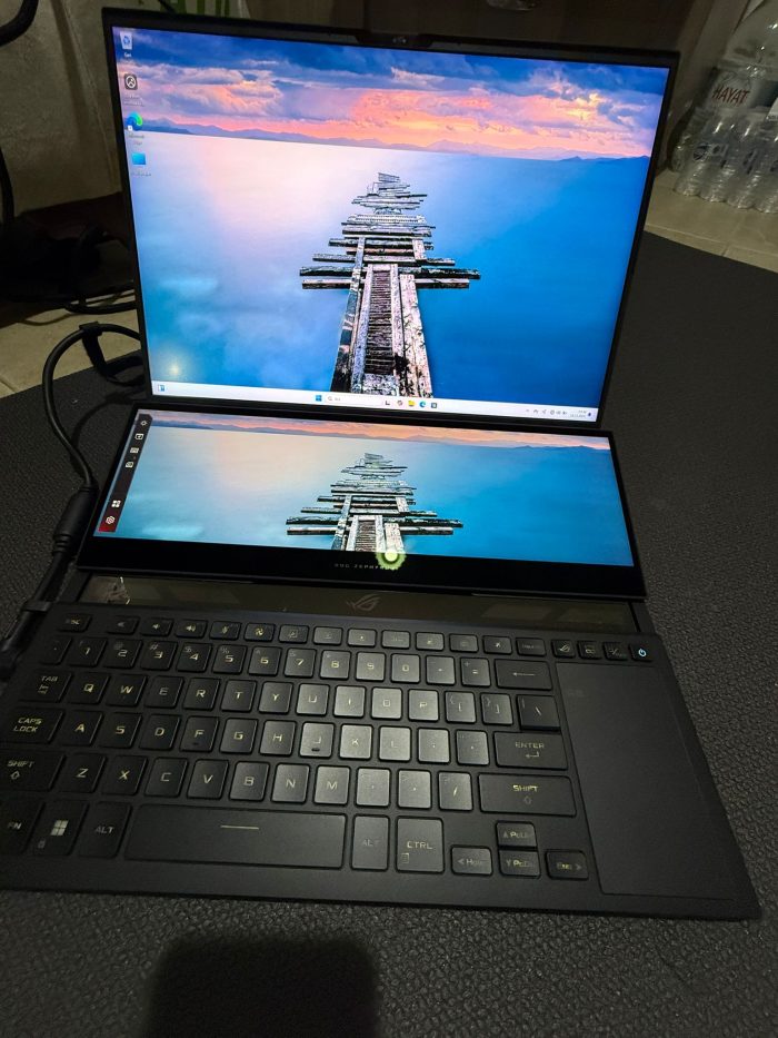 Model: ASUS ROG Zephyrus Duo 16 - Görsel 1