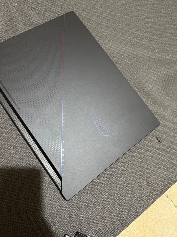 Model: ASUS ROG Zephyrus Duo 16 - Görsel 2